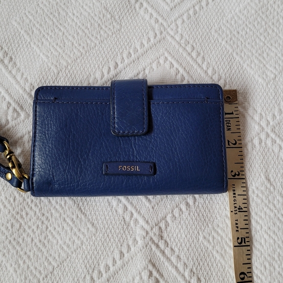 FOSSIL Blue Leather Wristlet Wallet - Picture 10 of 10